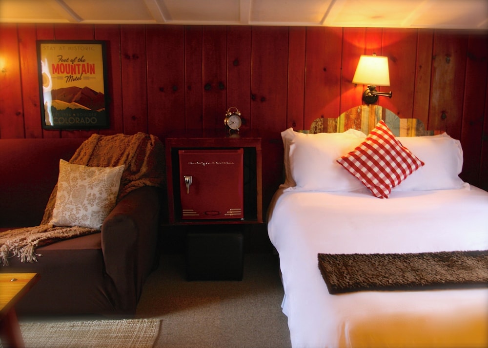 Foot of the Mountain Motel - photo 19