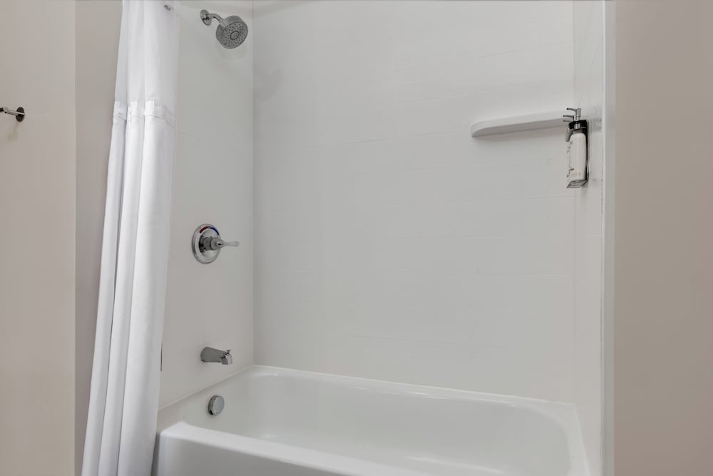 Holiday Inn Express & Suites Stevensville Benton Harbor an IHG Hotel - photo 21