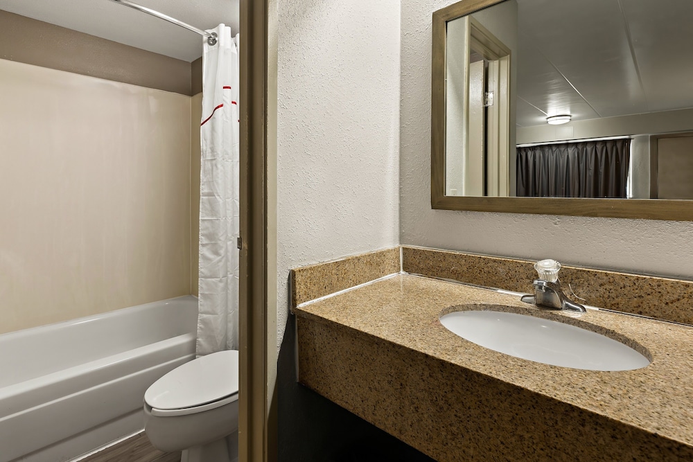 Red Roof Inn Cleveland Independence - photo 31