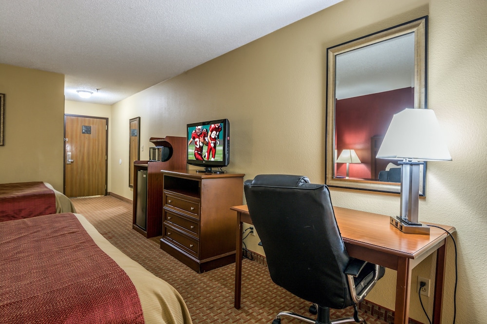 Red Roof Inn & Suites Little Rock - photo 22
