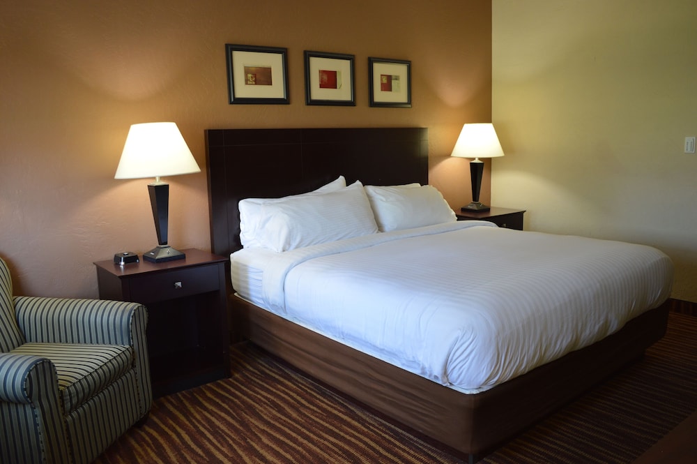 First Choice Inns at the Swell - photo 12