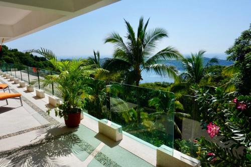 Mexican Condo by the sea — 4-Star Luxury Hotel in Acapulco De Juarez, Mexico