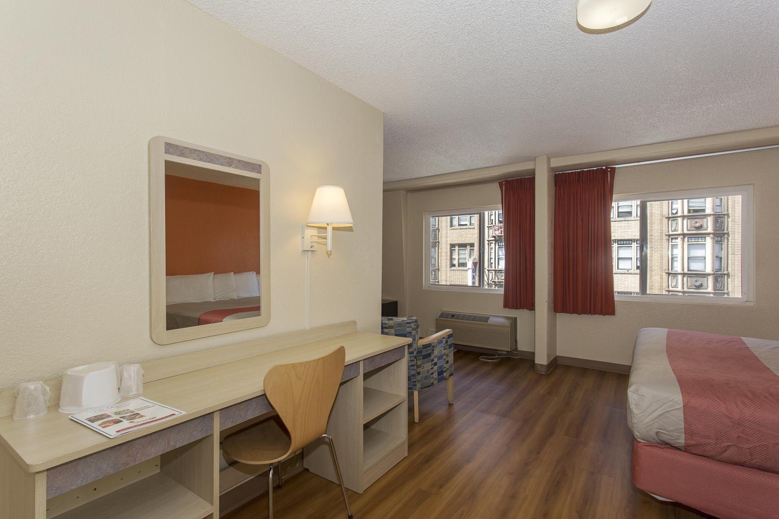 Cathedral Hill Hotel - photo 12