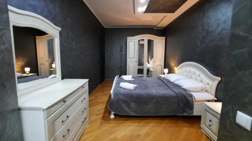 Makos Guest House
