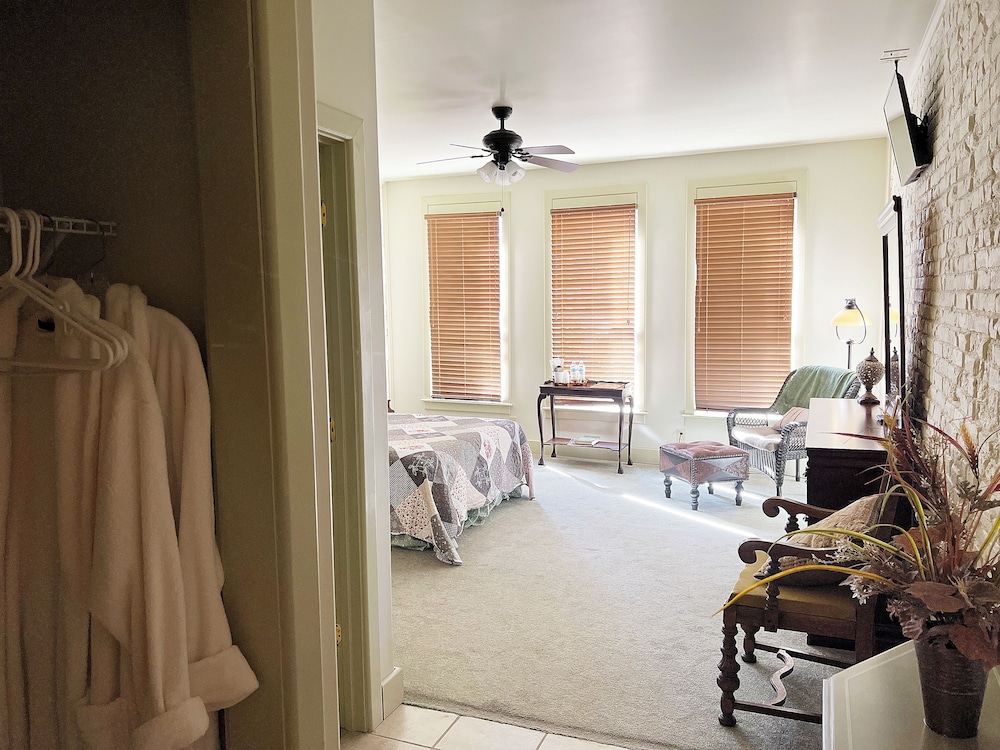 Eagles Nest Inn in Louisiana, United States