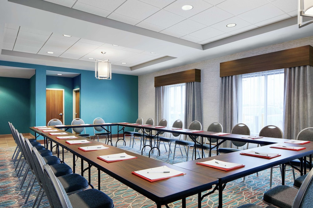 Hampton Inn & Suites Chicago Waukegan - photo 30