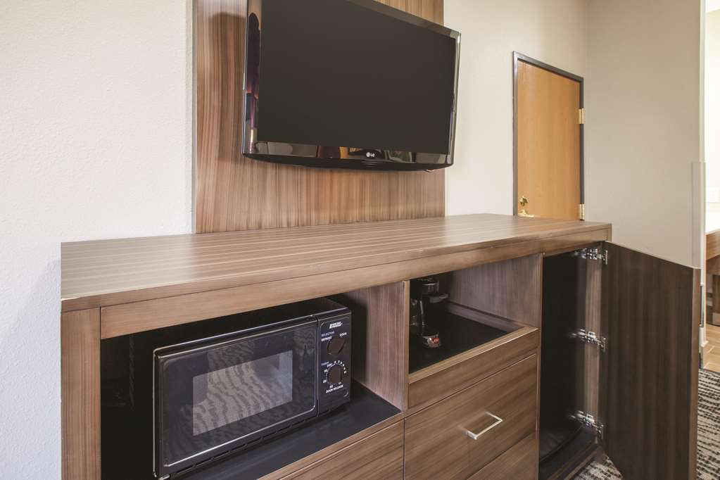 La Quinta Inn & Suites by Wyndham NW Tucson Marana - photo 20