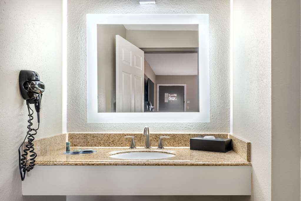 Best Western Green Tree Inn - photo 29