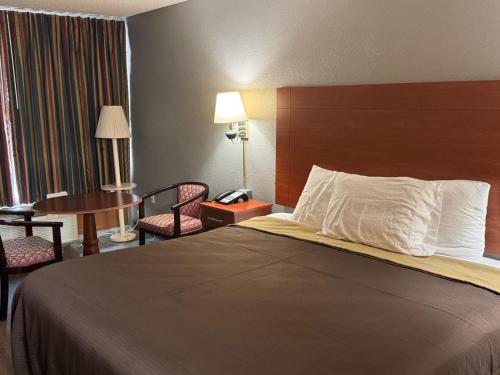 College Inn Spartanburg - photo 19