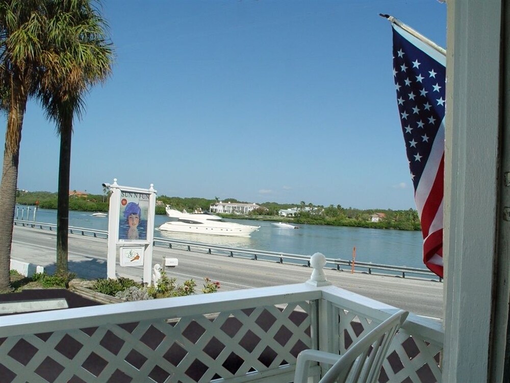 Sun N Fun Beachfront Vacation Rentals - photo 28