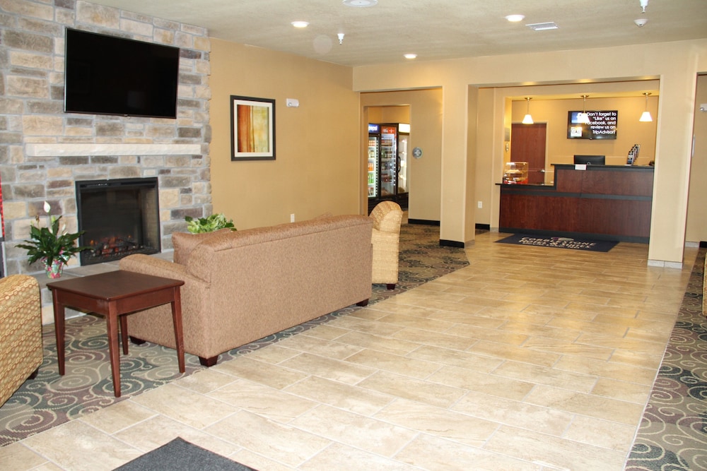 Cobblestone Hotel & Suites Devils Lake - photo 3