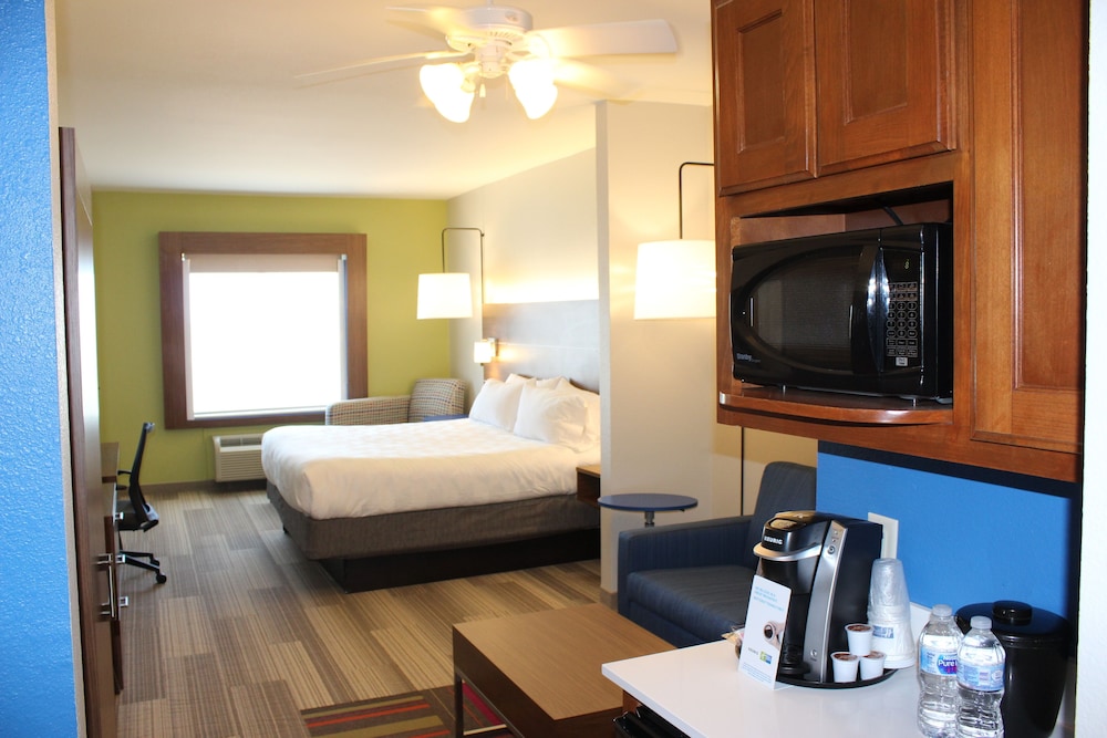 Holiday Inn Express & Suites Mansfield by IHG - photo 28