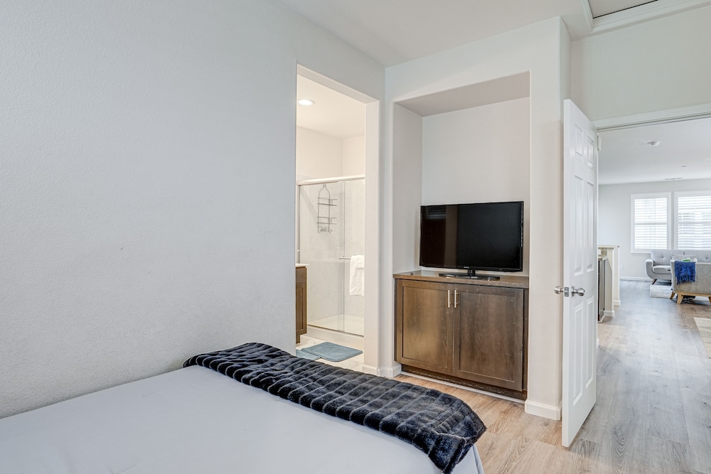 Richmond Vacation Rental: 1 Mi to Shoreline - photo 5