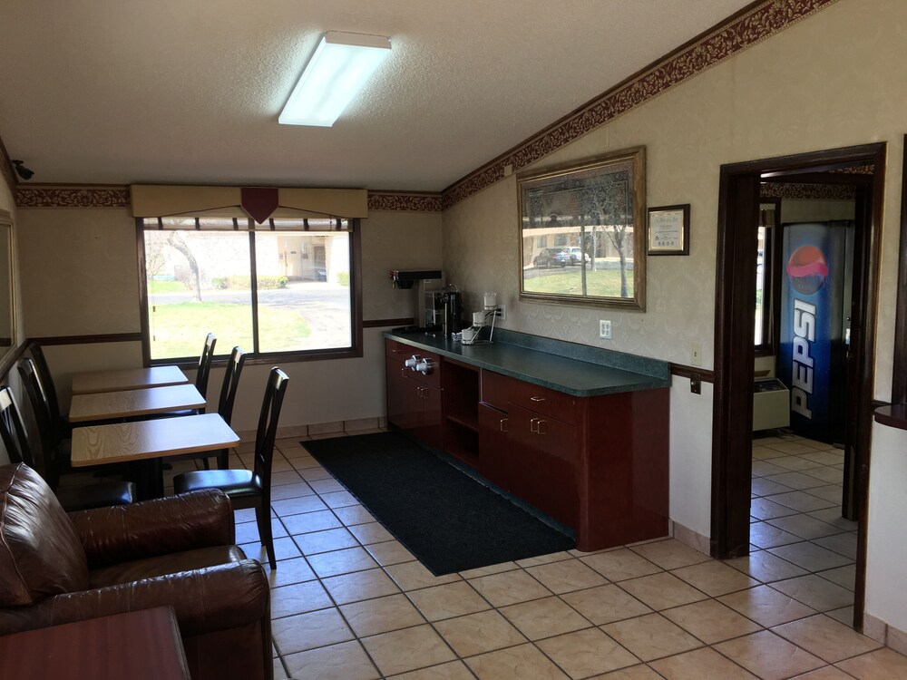 Monroe Hotel - photo 15