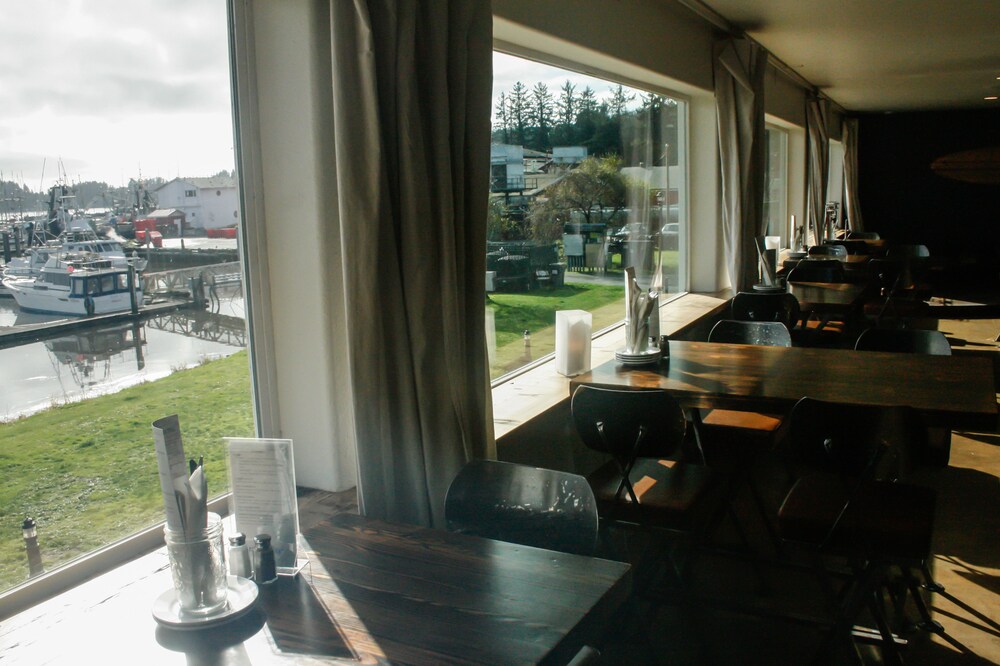 Salt Hotel & Pub - photo 11