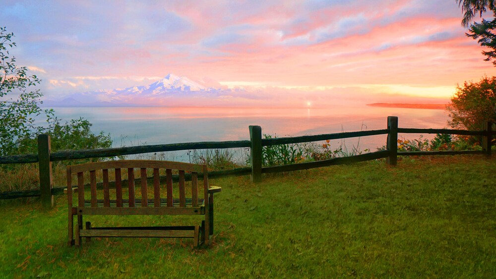 Domaine Madeleine — 4-Star Luxury Hotel in Port Angeles, United States