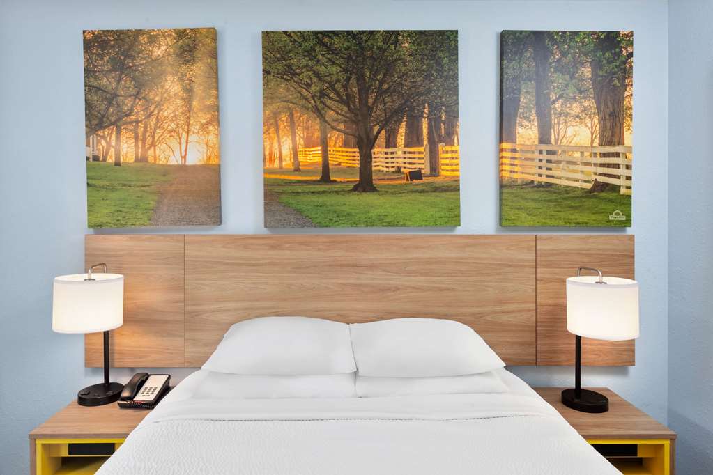 Days Inn & Suites by Wyndham Siler City - photo 16