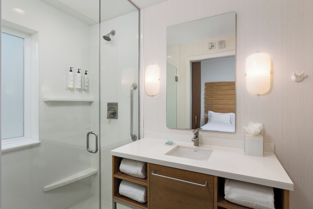 SpringHill Suites by Marriott Oceanside Beach - photo 40