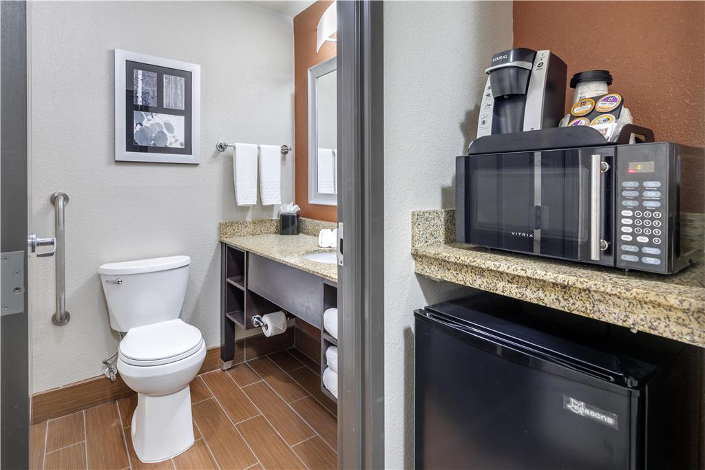 Best Western Plus Lee's Summit Hotel & Suites - photo 24