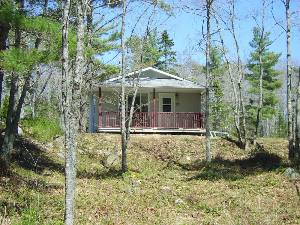Roseway River Cottages in Shelburne, Canada