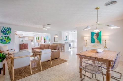 Sol y Mar - carbon neutral hotel in Holmes Beach
