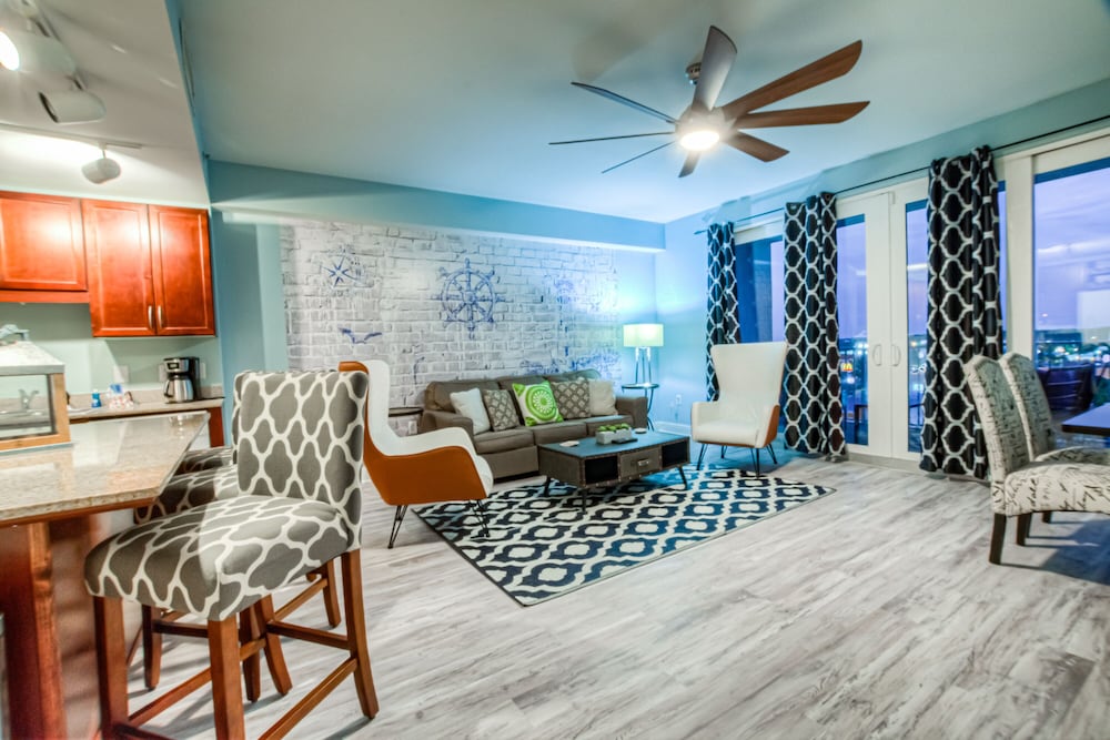 Laketown Wharf Resort by Aneliya's Rentals - photo 449