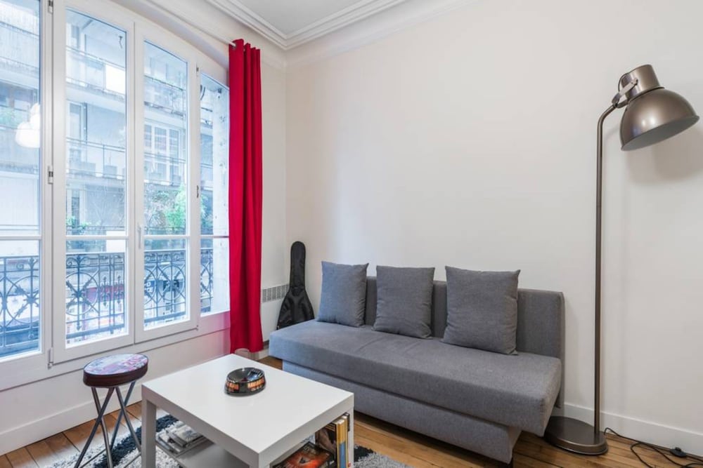 1 Bedroom Flat Near The Eiffel Tower — 4-Star Luxury Hotel in Paris, France