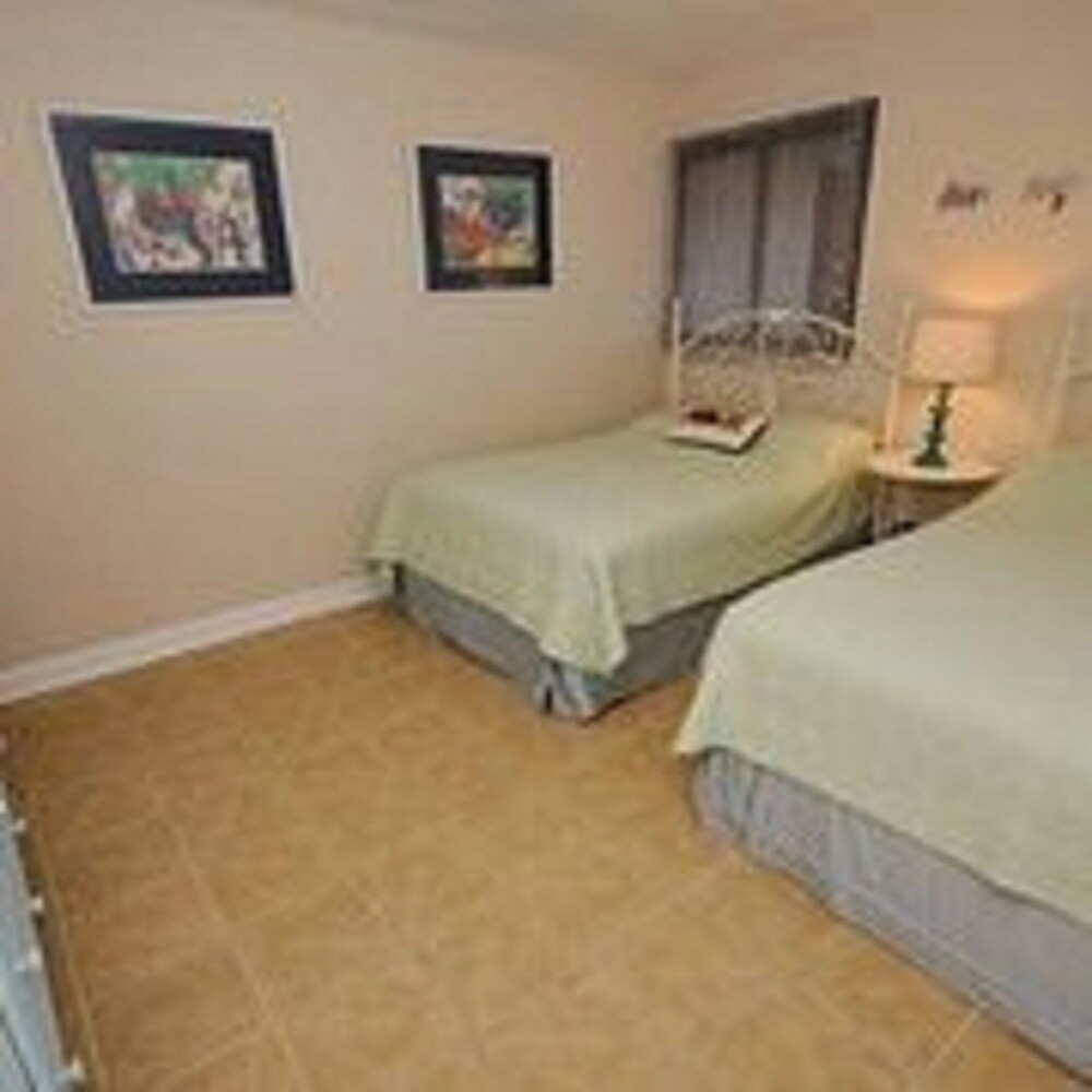 Holiday Towers by Elliott Beach Rentals - photo 4