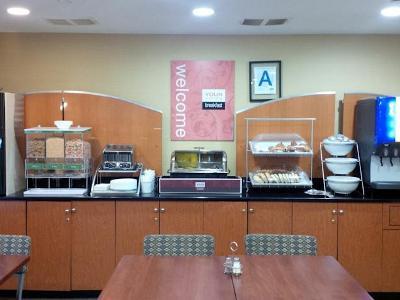 Red Lion Inn and Suites Brooklyn - photo 14