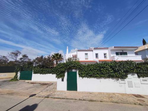 Albufeira INN Mulatinho V2 — hotel in Olhos De Agua