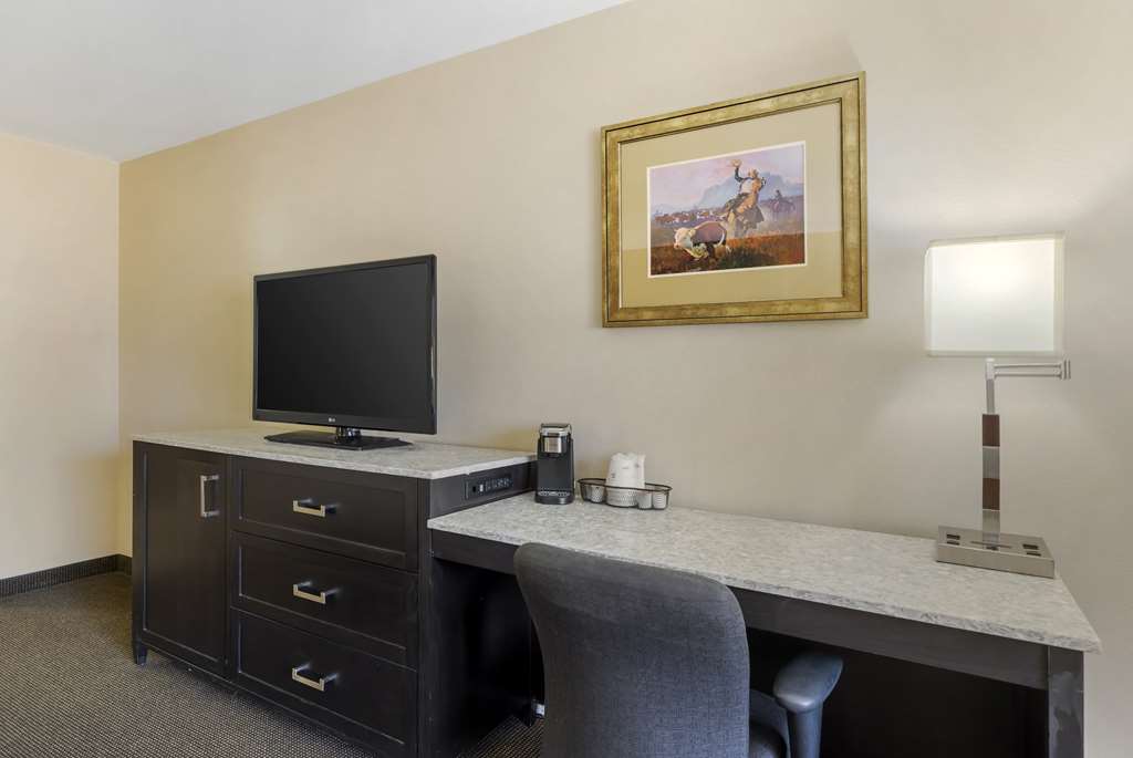Best Western Plus Country Inn & Suites - photo 31