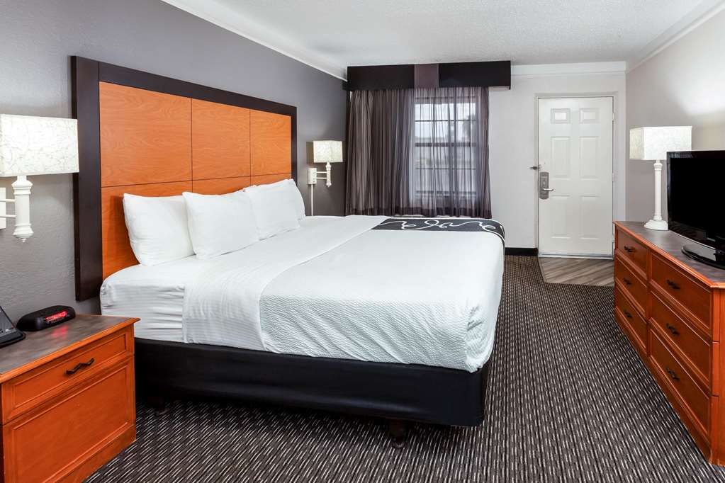 La Quinta Inn by Wyndham Laredo I 35 - photo 28
