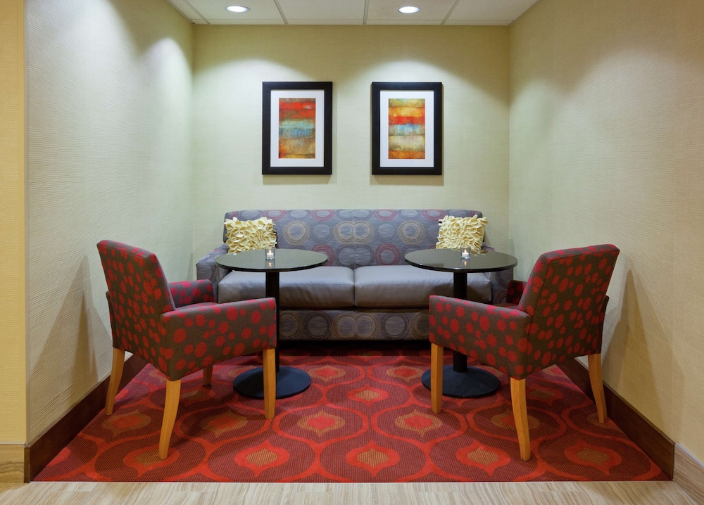 Hampton Inn Rockford - photo 4