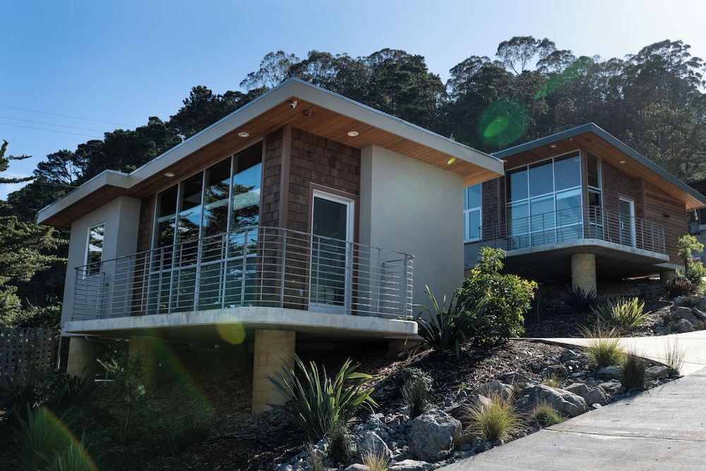 Anchor Inn Pacifica - carbon neutral hotel in Pacifica