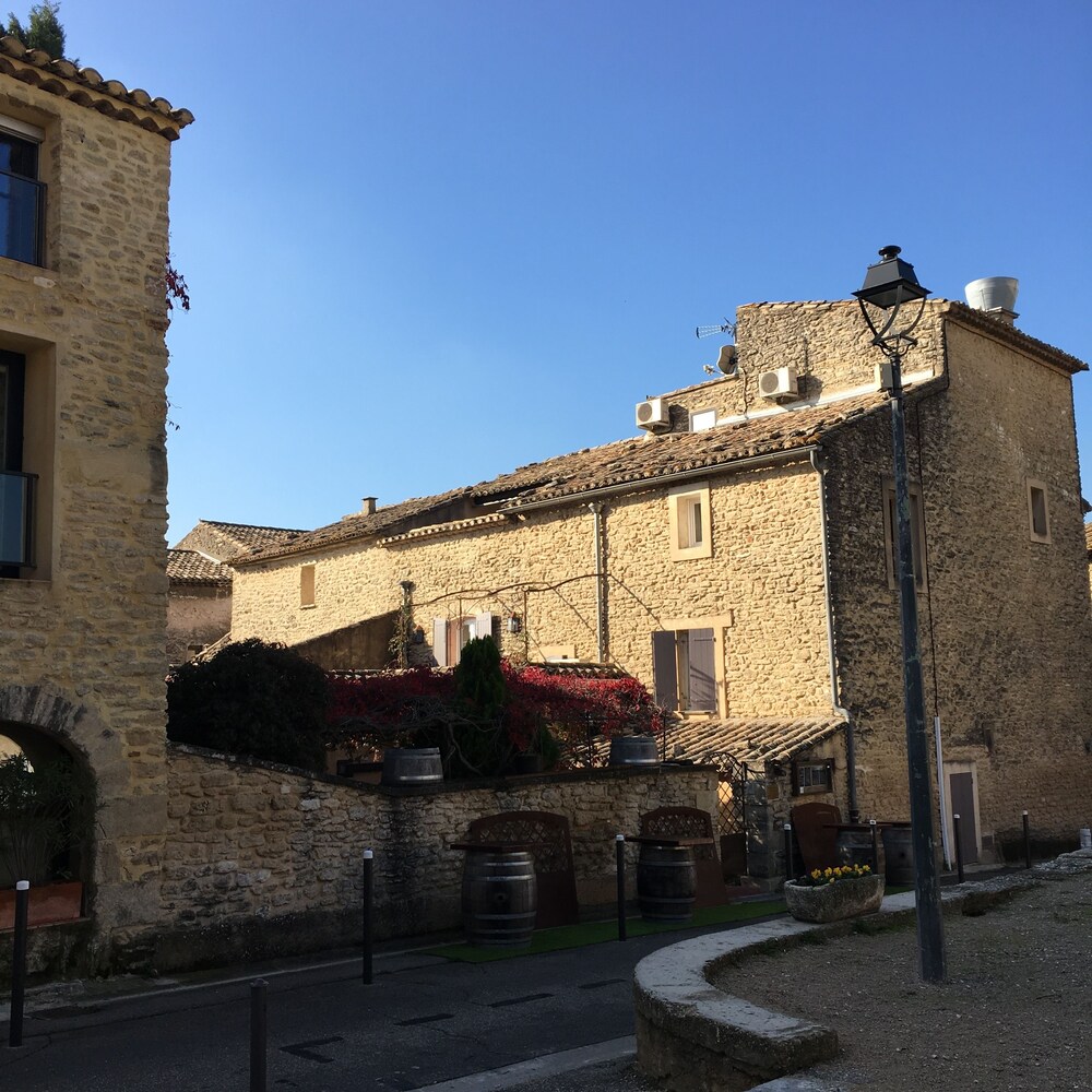 Hotel Le Vieux Bistrot — hotel in Cabrieres
