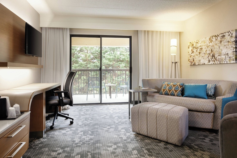 Courtyard by Marriott Harrisonburg - photo 10