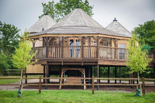 King Arthurs Willow in Devizes, United Kingdom