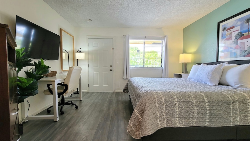 Sunny Palms Inn - photo 8