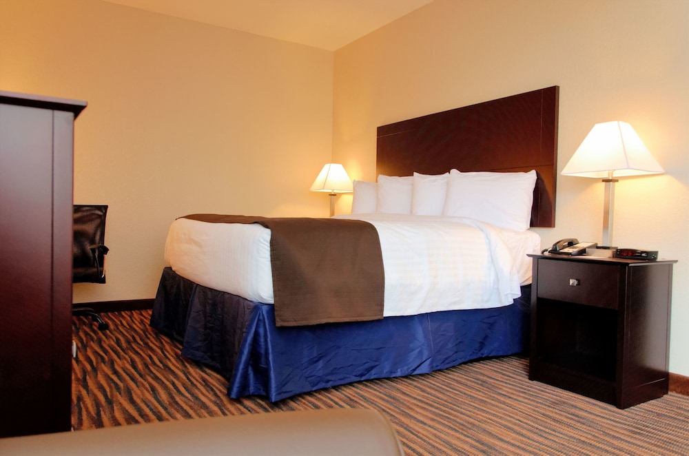 Cobblestone Inn & Suites Denison Oak Ridge - photo 7
