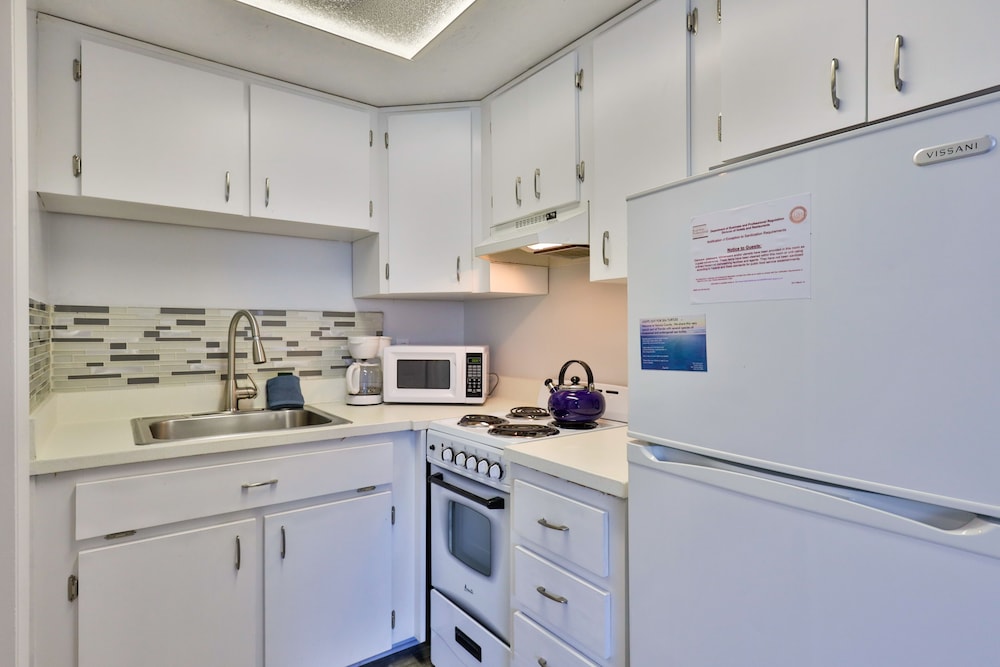 Coastal Waters Inn - photo 82