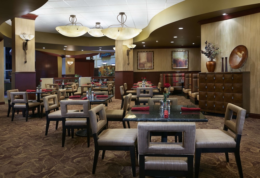 Embassy Suites by Hilton Hampton Convention Center - photo 40