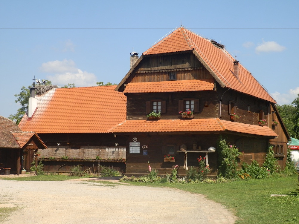 Tradicije Čigoč — hotel in Sisak