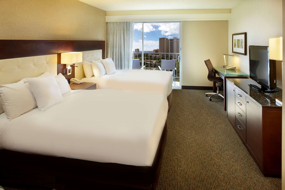 DoubleTree by Hilton Hotel Alana Waikiki Beach - photo 6