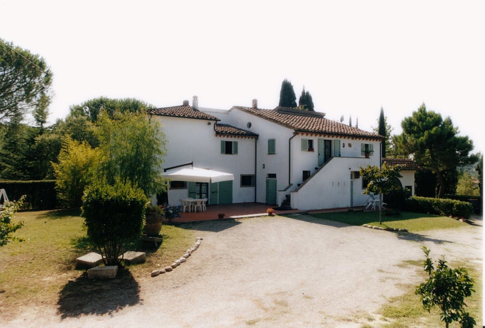 Podere Castagno — hotel in Lorenzana