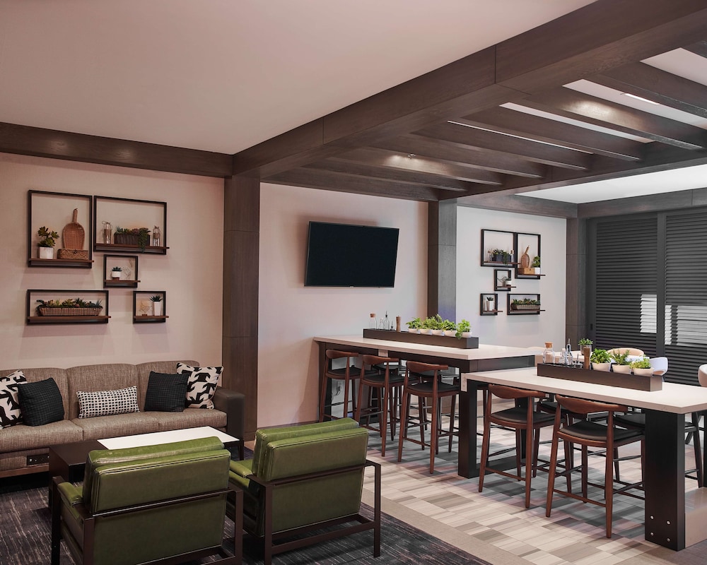 Hampton Inn & Suites Los Angeles Sherman Oaks - photo 51