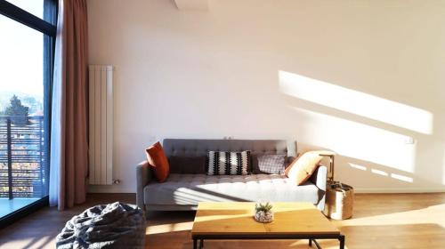 Super Stylish 1BR Apartment Near Fabrica