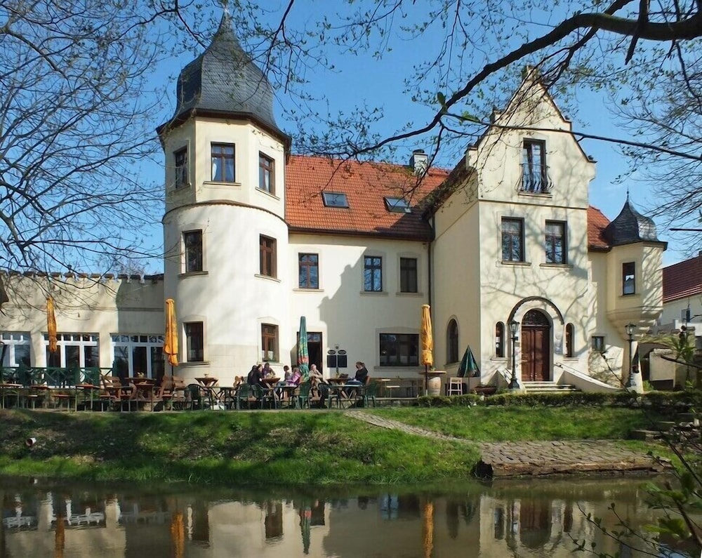 Parkschlößchen Hotel — hotel in Bad Liebenwerda
