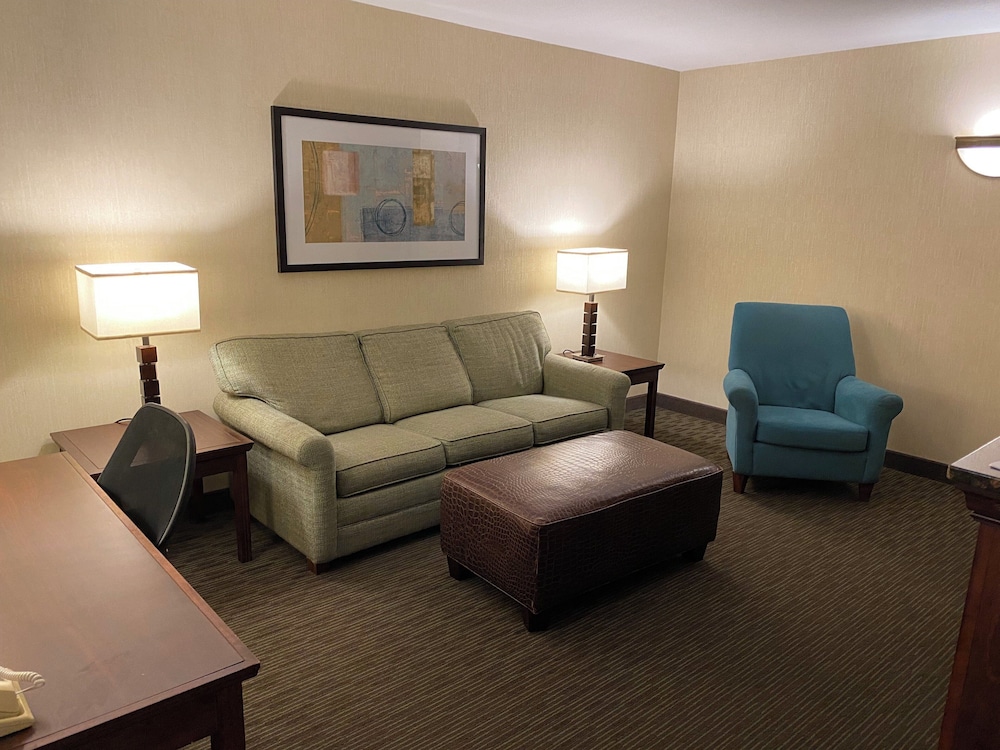 Hotel Indigo Detroit North Troy by IHG - photo 10