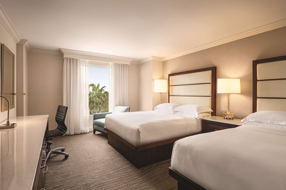 Hilton Naples - photo 6