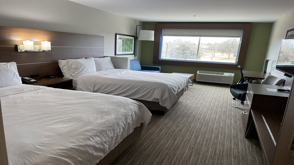 Holiday Inn Express & Suites Brenham South by IHG - photo 13